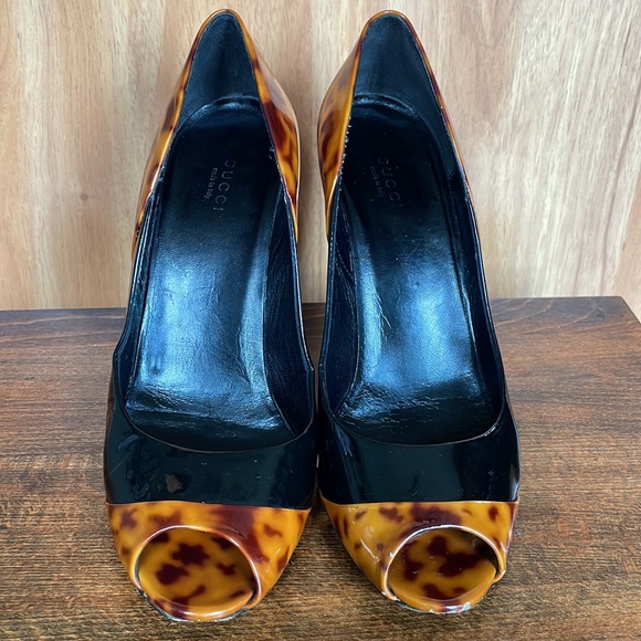 Gucci Vernice Tartaruga Peep Toe Animal Print Black Pump Heels, Size 8.5B - Picture 8 of 16